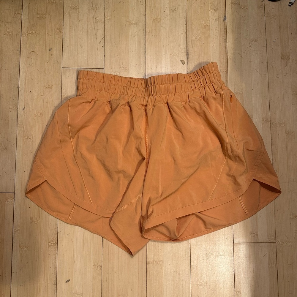 Lululemon sz 8 track that short 5” inseam